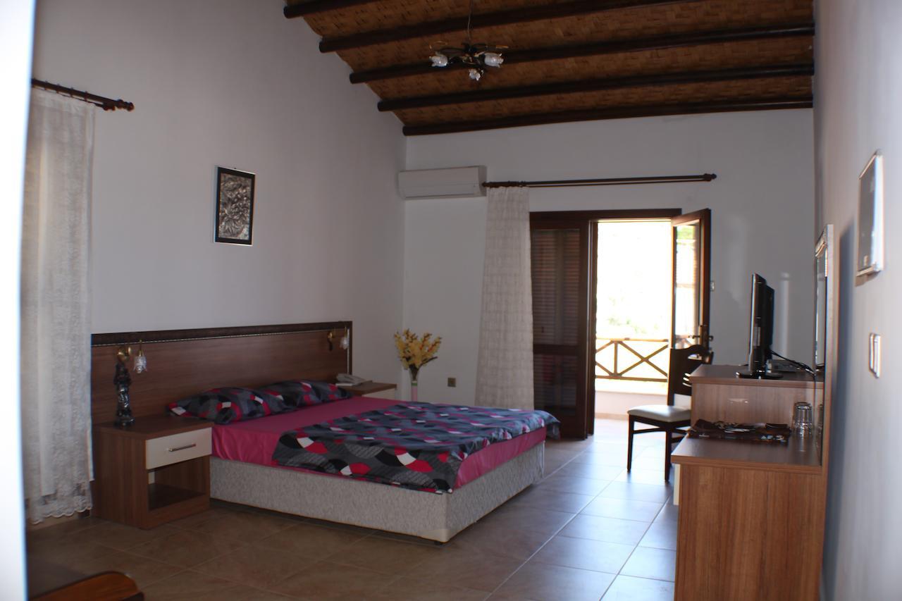 Vouni King Hotel Limnitis Habitación foto