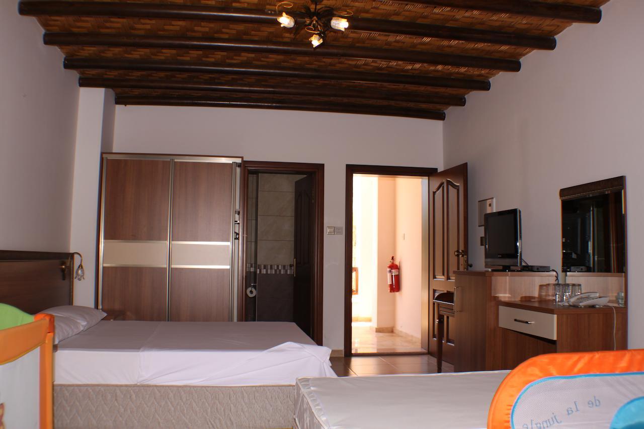 Vouni King Hotel Limnitis Habitación foto